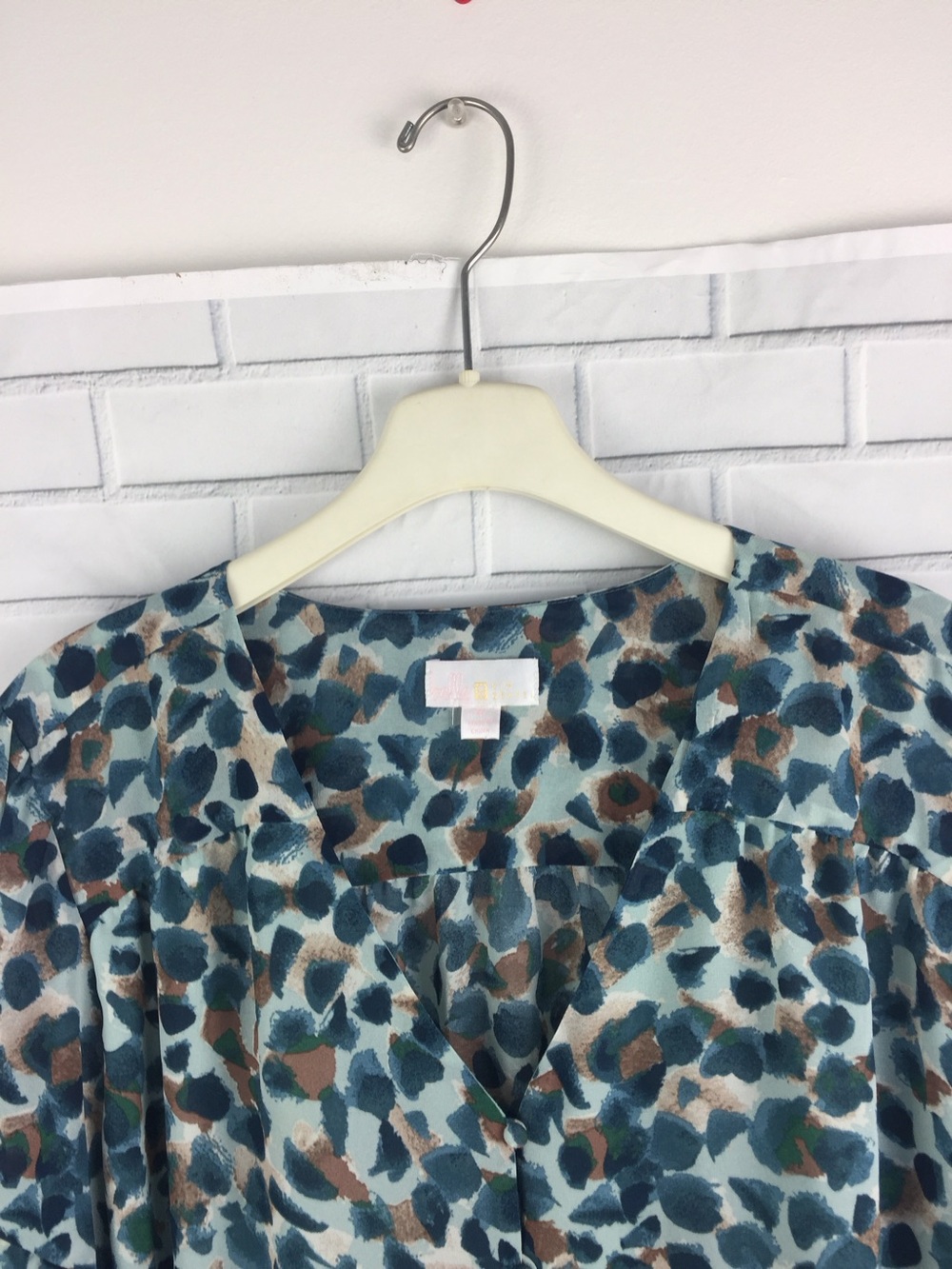 Belle by Kim Gravel Savanna Print Top Size XL Ruffle Detail Long Balloon Sleeves - Picture 2 of 11